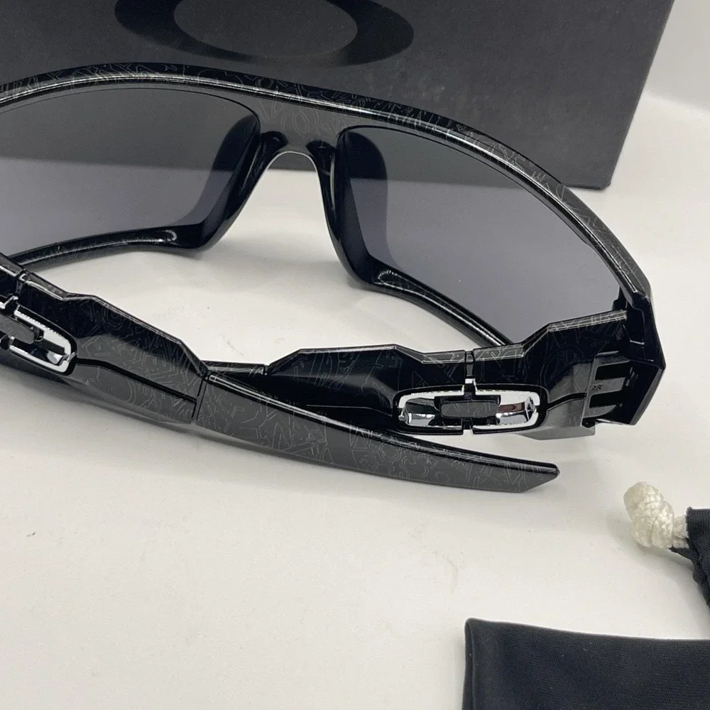 OAKLEY Oil Rig Sunglasses Black Silver Ghost Black Iridium RARE 24-058